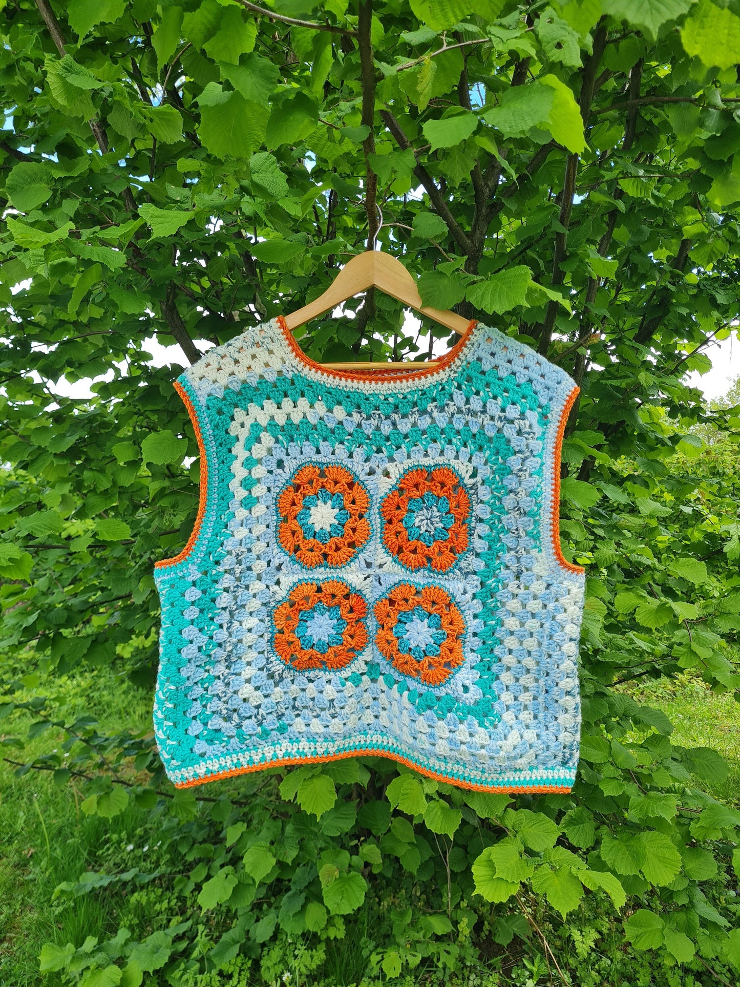 Trendy Flower Vest Crochet Pattern