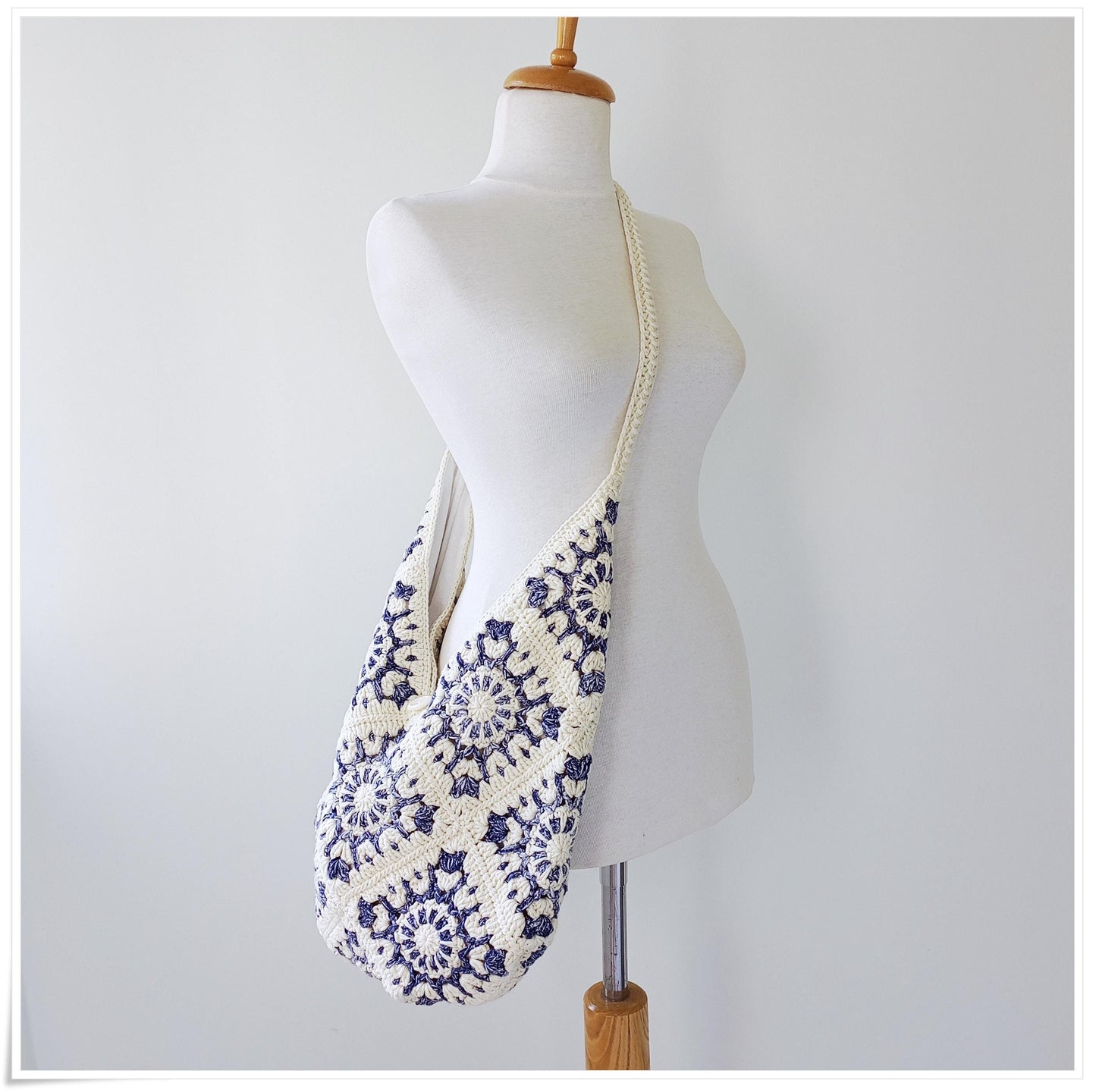 Fashionable Everyday Project Bag Crochet Pattern