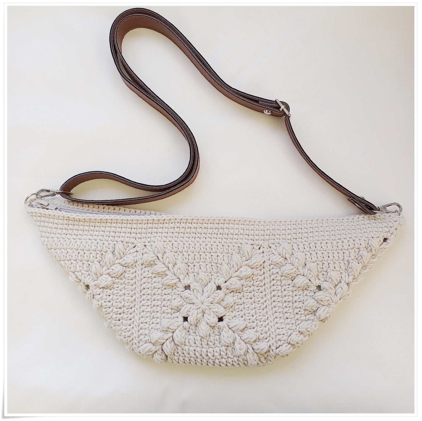 Trendy Crossbody Summer Bag Granny Square Design Crochet Pattern