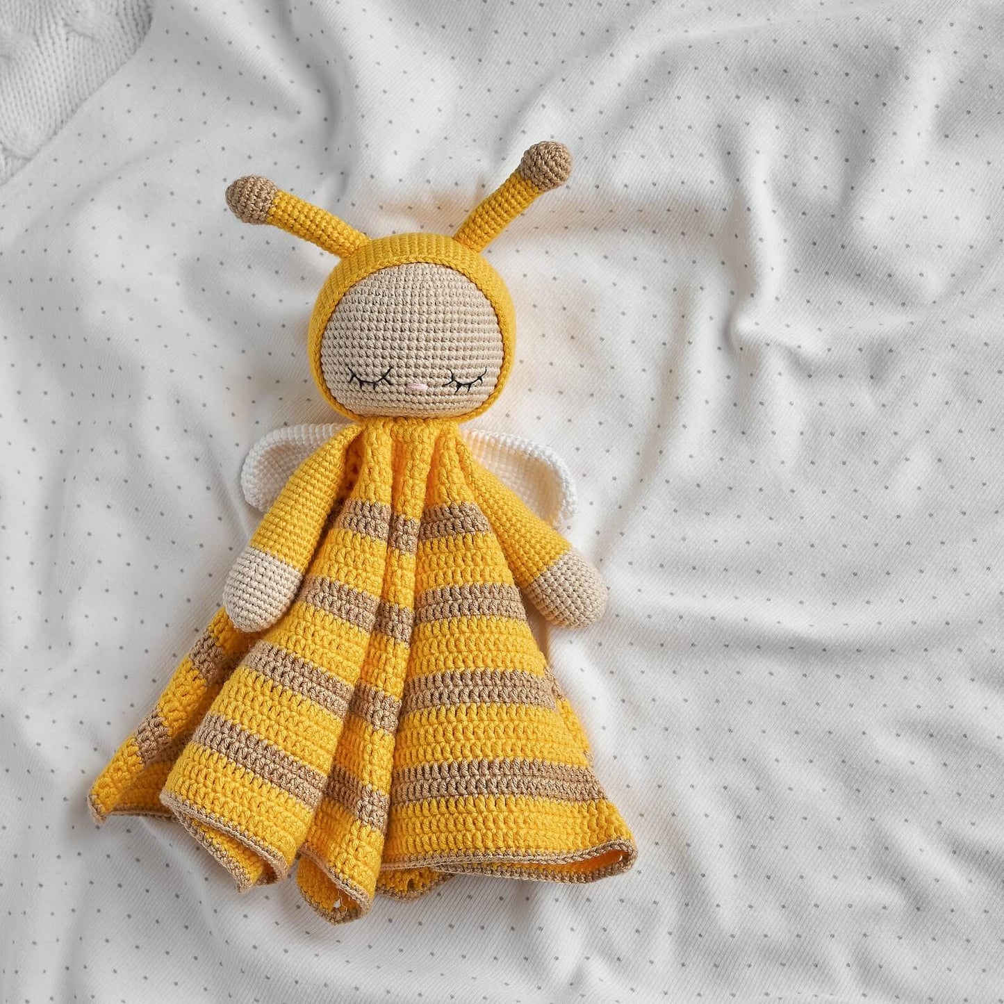 Bee Lovey Crochet Pattern