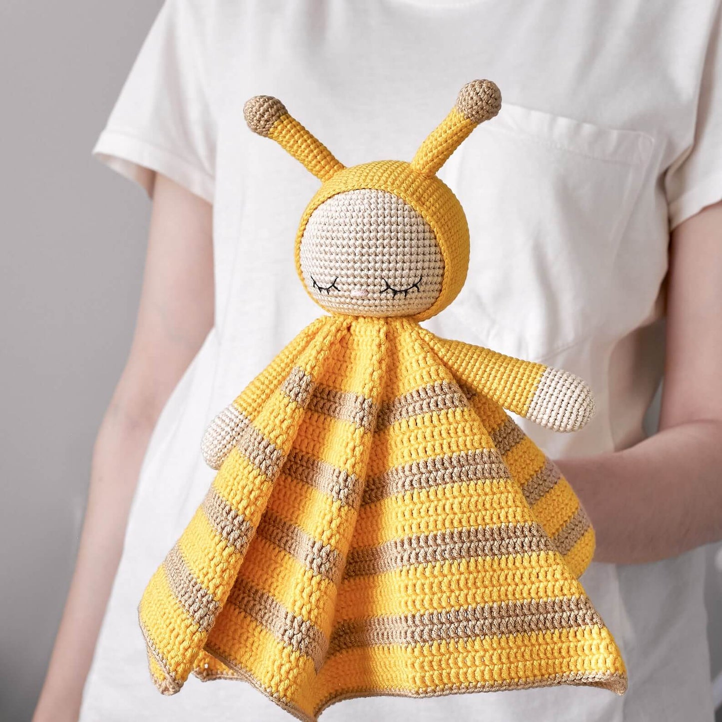 Bee Lovey Crochet Pattern